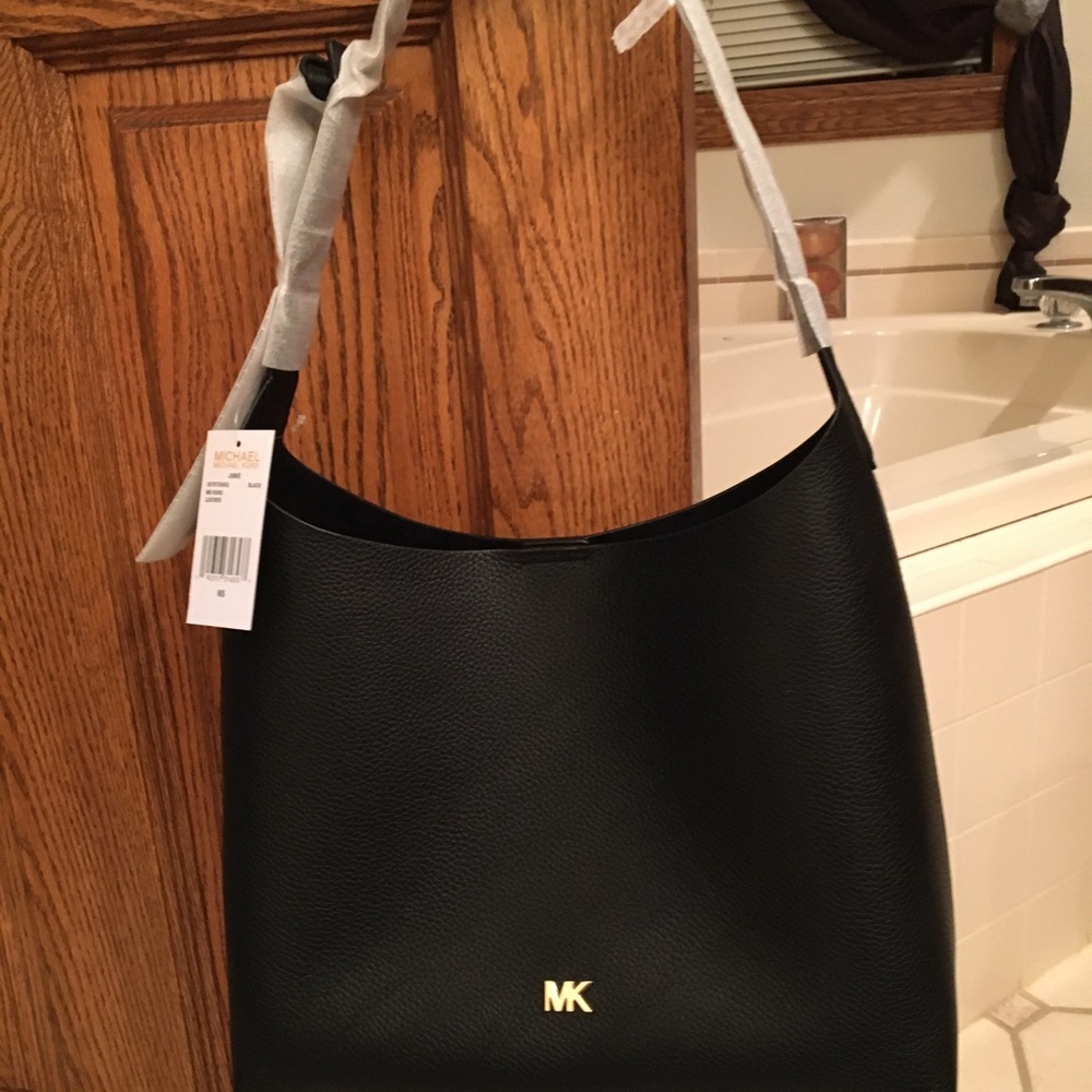 SOLD MICHEAL KORS BlackJunior Medium Bag - Picture 7 of 7